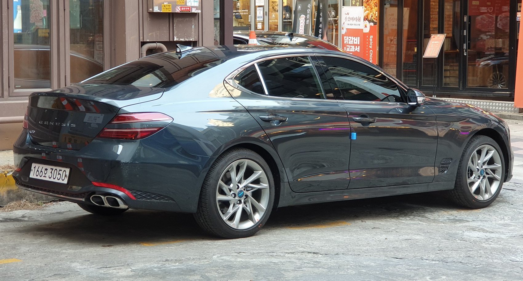 Genesis G70 (facelift 2020) 2.0 T-GDi (252 Hp) AWD Automatic